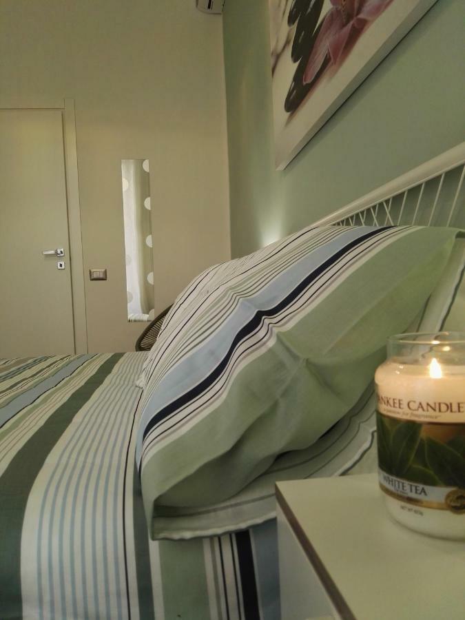 Appartement A Casa Di Chiara à Naples Extérieur photo